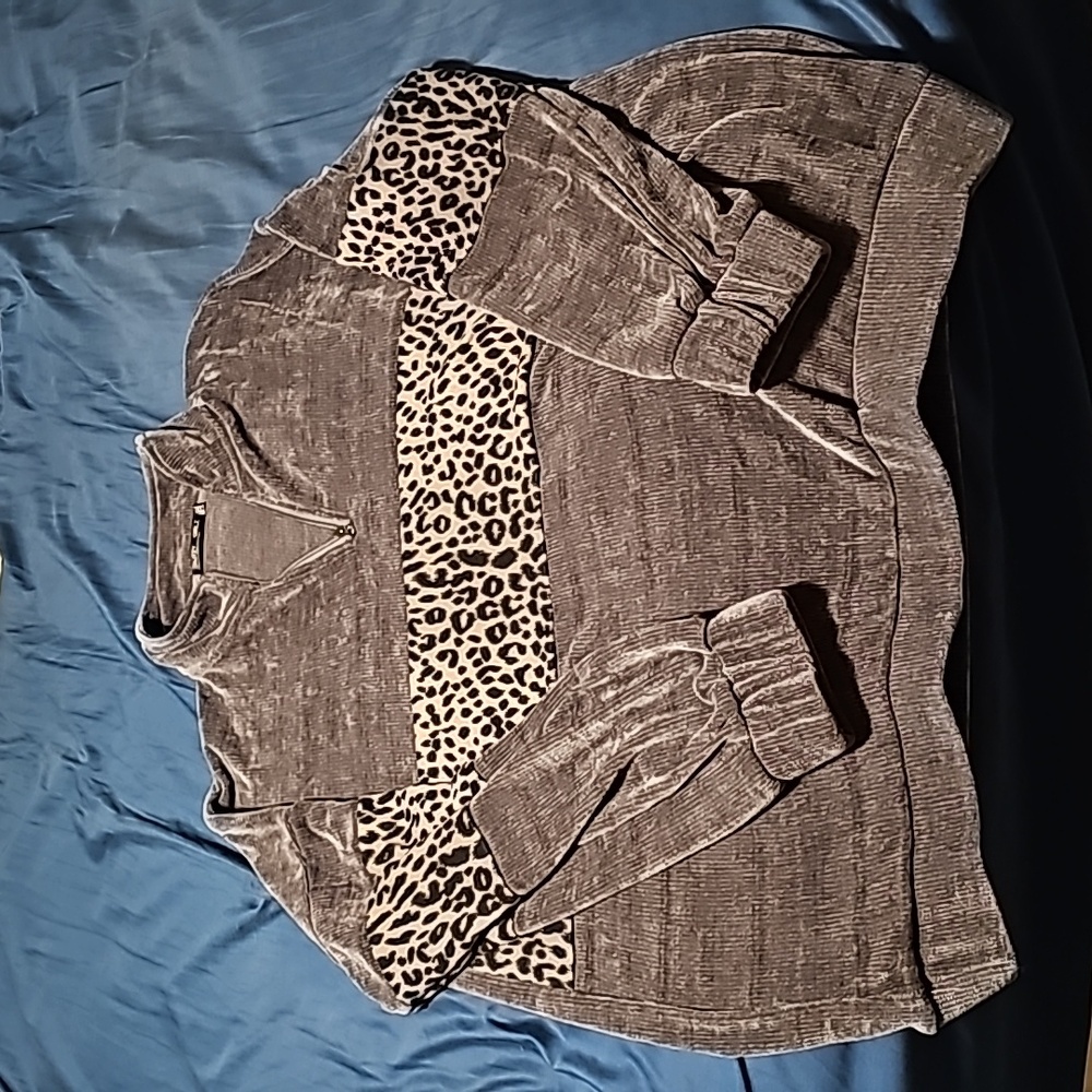 Glizty Girlz Women's Quarter Zip Sweatshirt Gray/Leopard Print 3XL